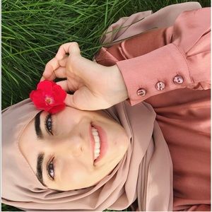 Meet your Posher, Zizi